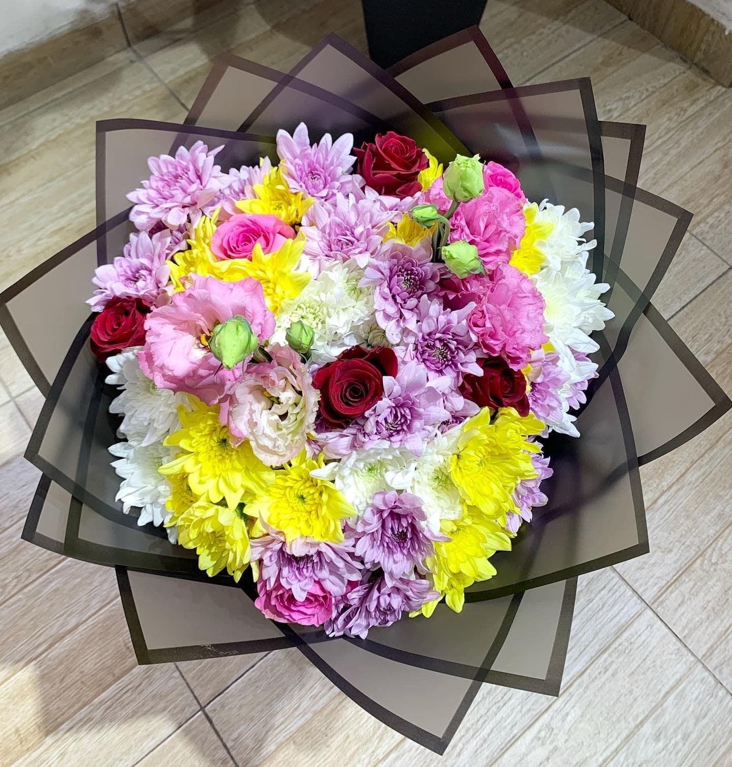 Lagos Sunshine Rose Bouquet